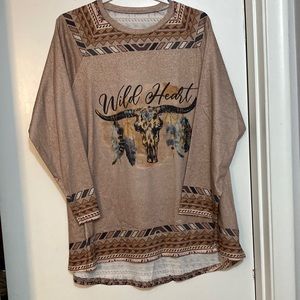 NWOT Ladies Western Style Tunic with an Ox head on the front